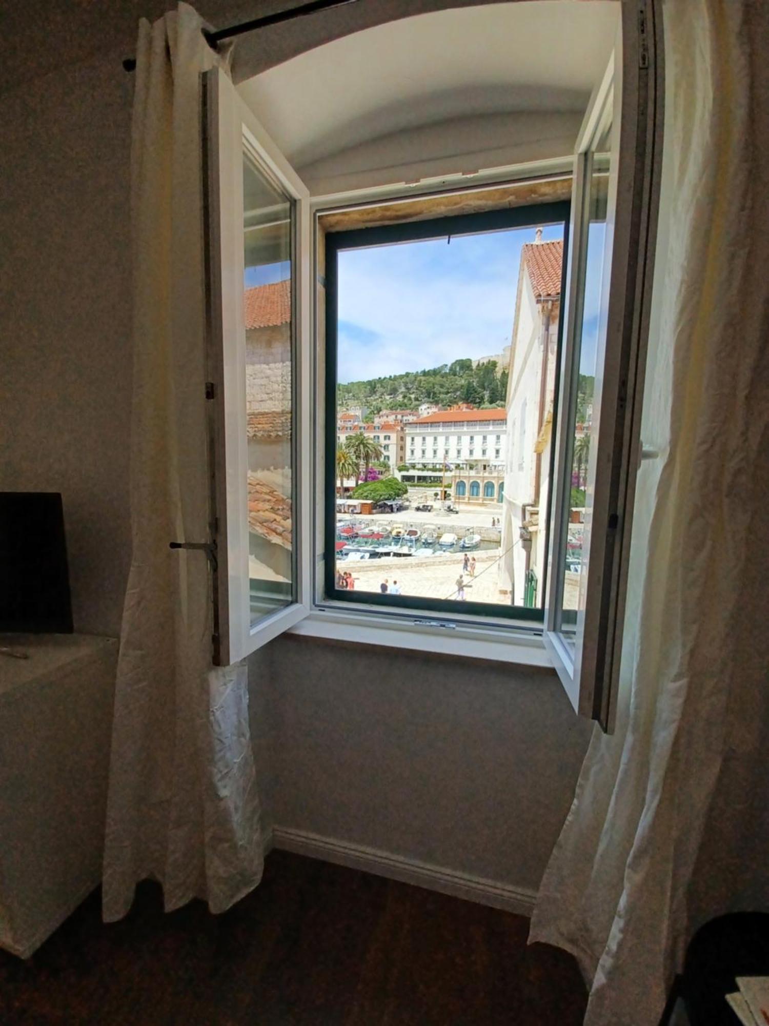 Apartment Lilly With Amazing City View Hvar Town Zewnętrze zdjęcie